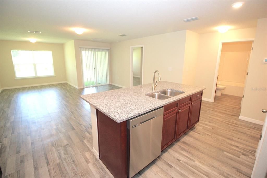 For Sale: $499,000 (6 beds, 0 baths, 2613 Square Feet)