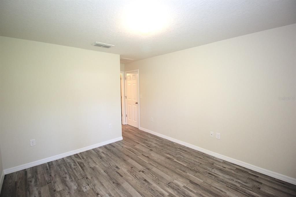 For Sale: $499,000 (6 beds, 0 baths, 2613 Square Feet)