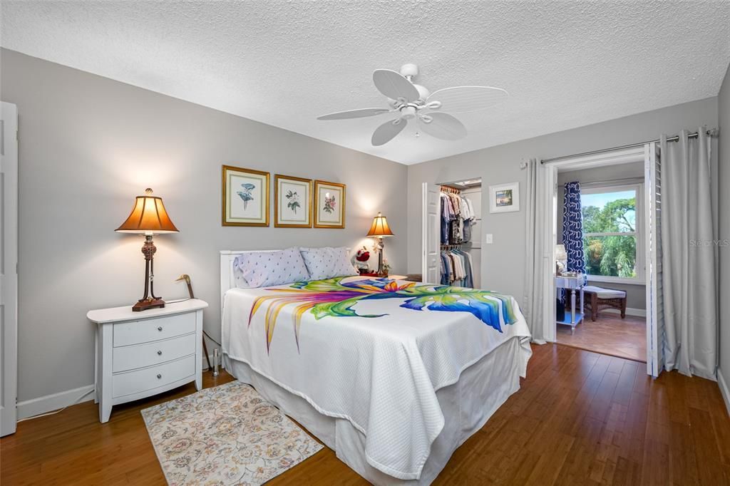 Под контрактом: $120,000 (1 спален, 1 ванн, 835 Квадратных фут)