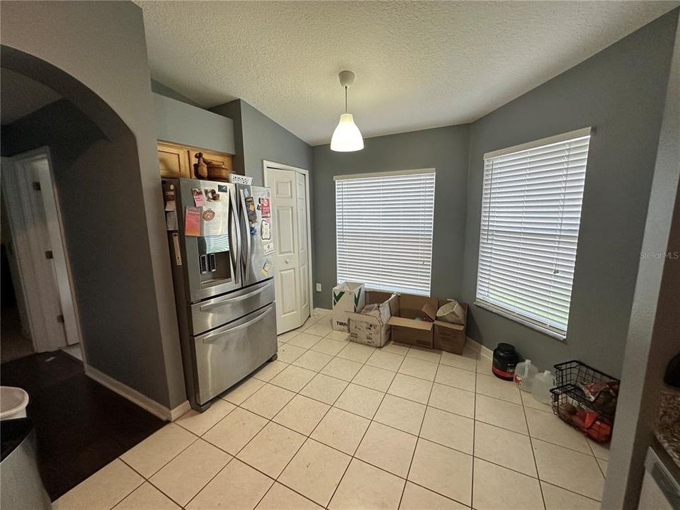 Active With Contract: $1,700 (3 beds, 2 baths, 1301 Square Feet)