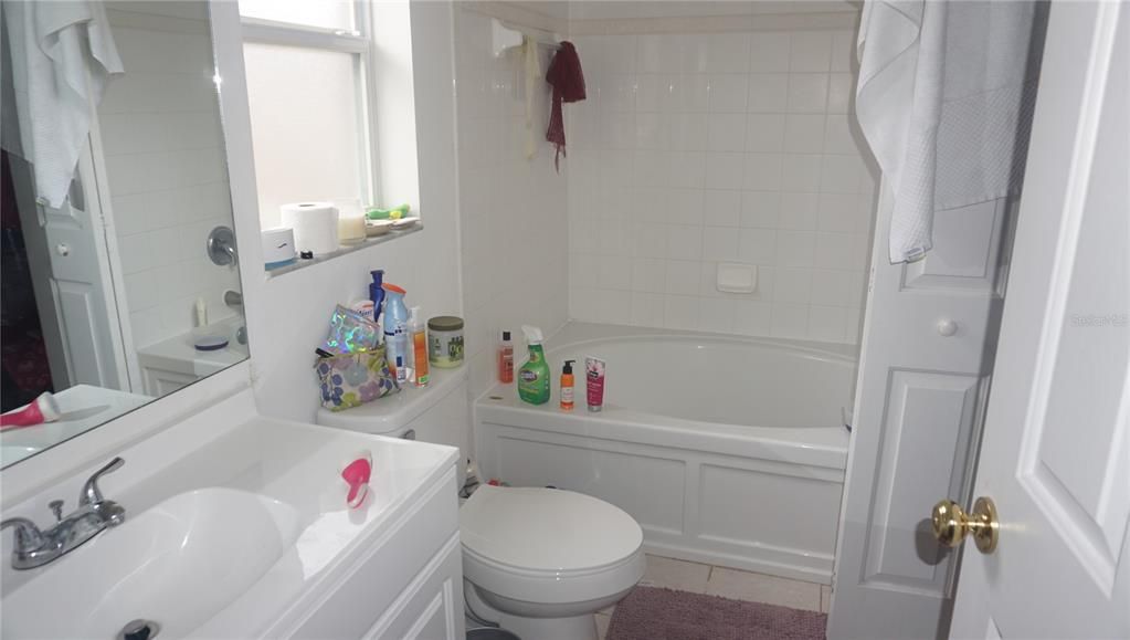 Active With Contract: $1,700 (3 beds, 2 baths, 1301 Square Feet)