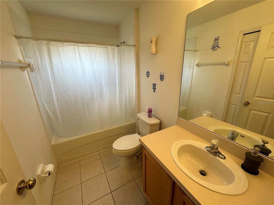 Active With Contract: $1,700 (3 beds, 2 baths, 1301 Square Feet)