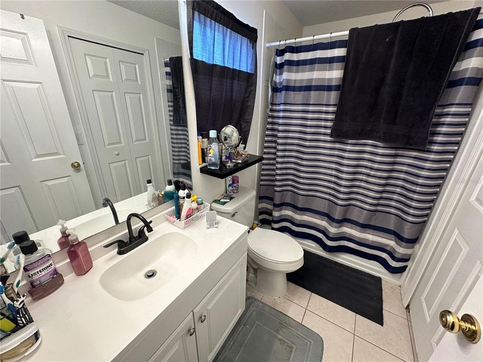 Active With Contract: $1,700 (3 beds, 2 baths, 1301 Square Feet)