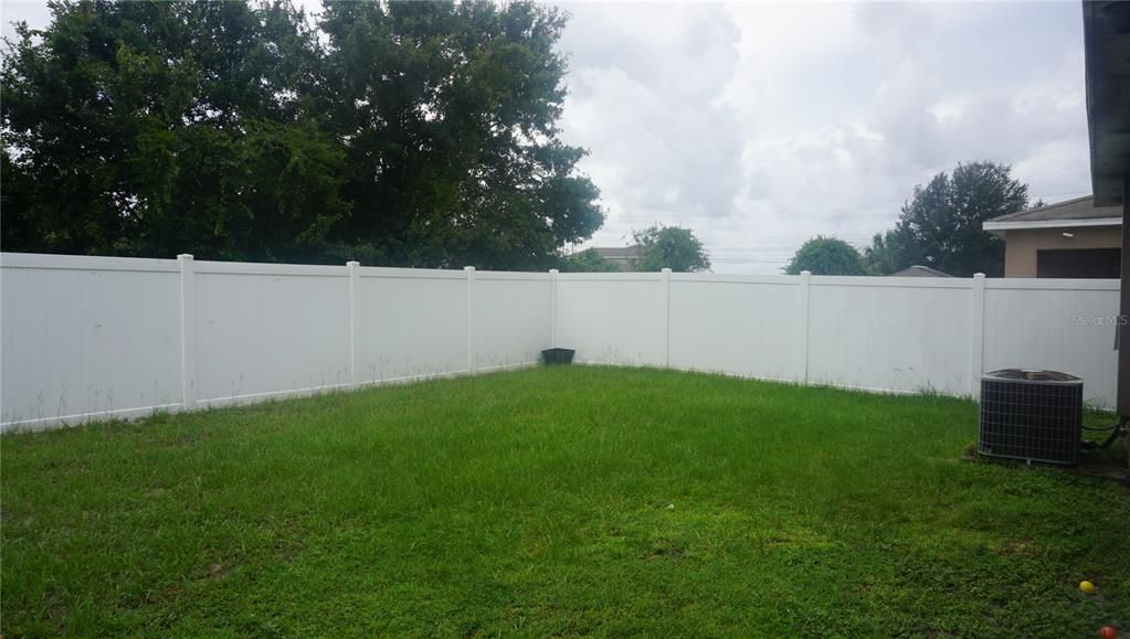 Active With Contract: $1,700 (3 beds, 2 baths, 1301 Square Feet)