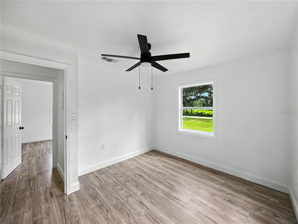 Active With Contract: $182,000 (3 beds, 1 baths, 815 Square Feet)