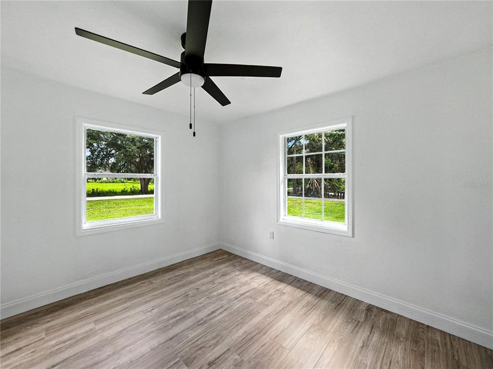 Active With Contract: $182,000 (3 beds, 1 baths, 815 Square Feet)