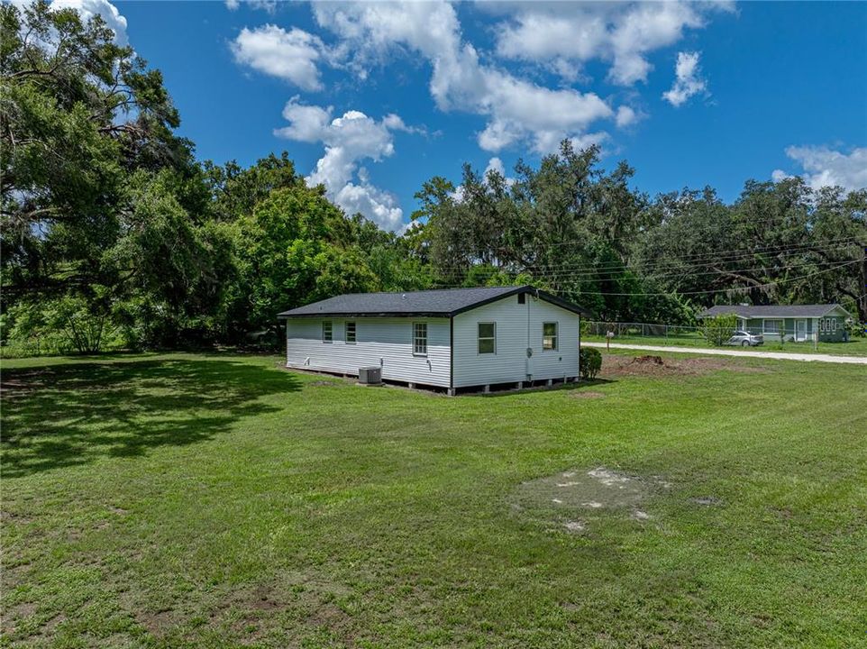 Active With Contract: $182,000 (3 beds, 1 baths, 815 Square Feet)