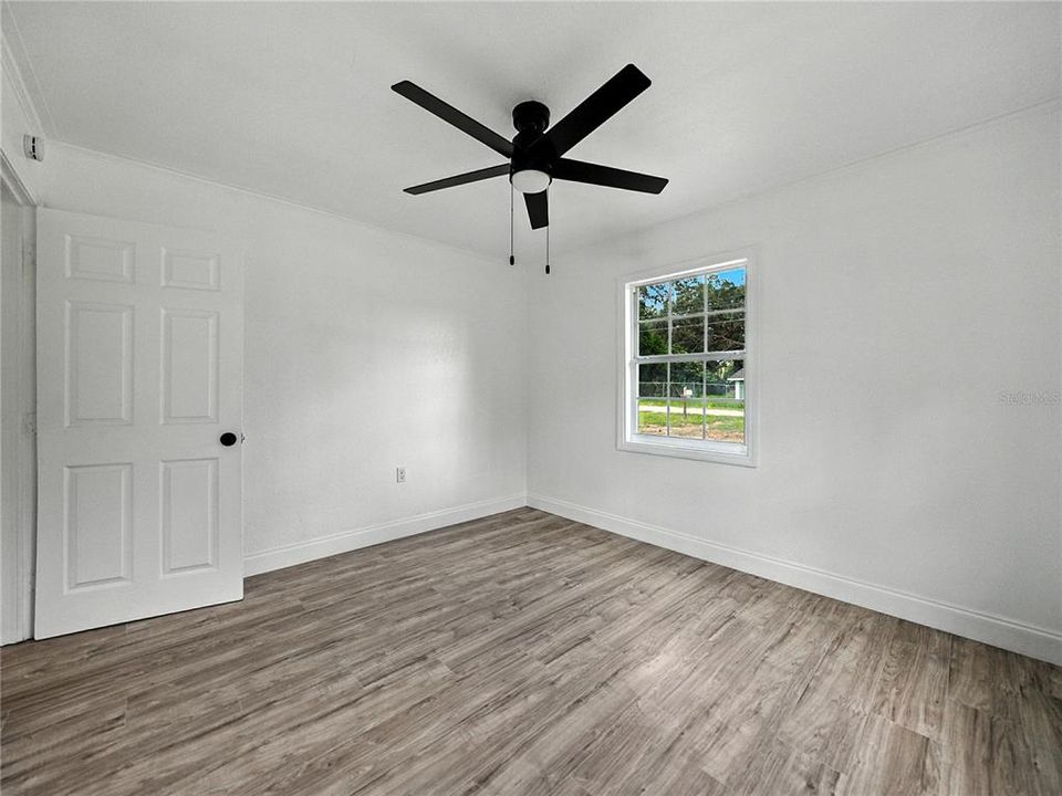 Active With Contract: $182,000 (3 beds, 1 baths, 815 Square Feet)