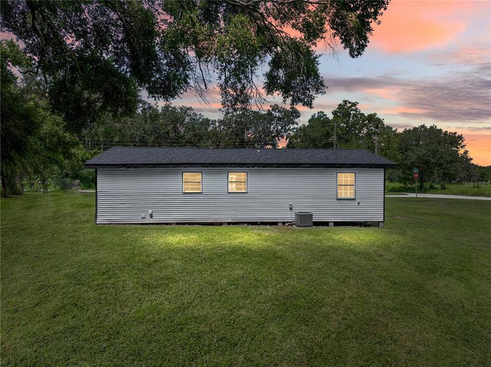 Active With Contract: $182,000 (3 beds, 1 baths, 815 Square Feet)