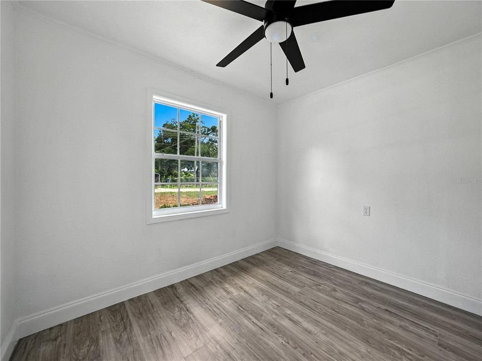 Active With Contract: $182,000 (3 beds, 1 baths, 815 Square Feet)