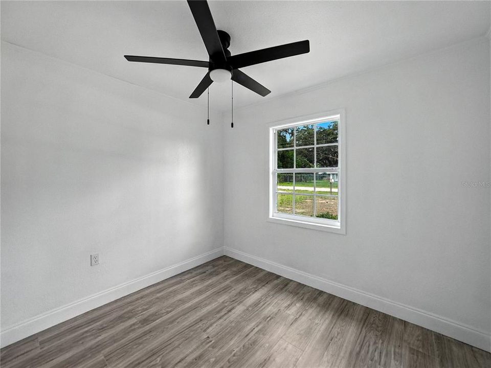 Active With Contract: $182,000 (3 beds, 1 baths, 815 Square Feet)