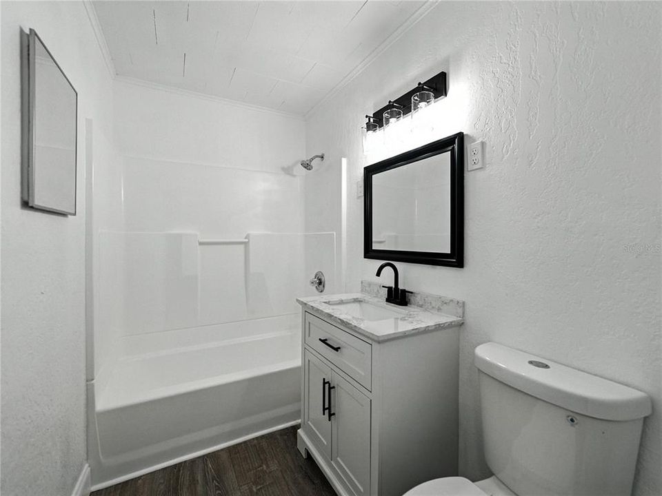 Active With Contract: $182,000 (3 beds, 1 baths, 815 Square Feet)