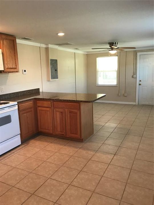 For Rent: $1,150 (1 beds, 1 baths, 615 Square Feet)