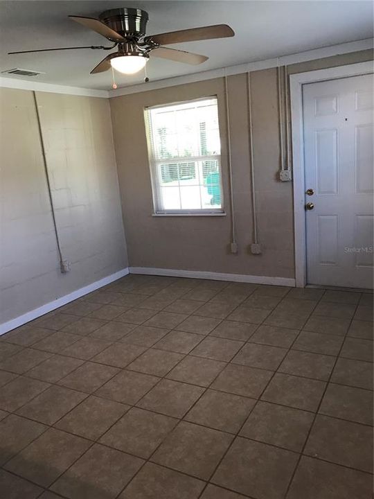 For Rent: $1,150 (1 beds, 1 baths, 615 Square Feet)