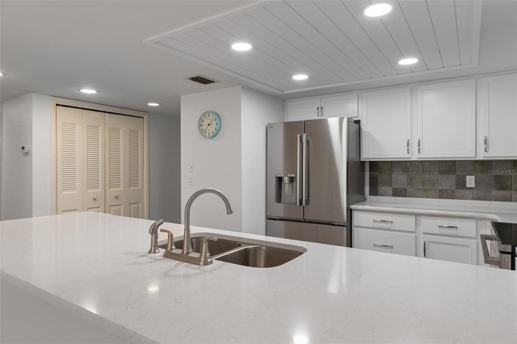 For Sale: $185,000 (2 beds, 2 baths, 1643 Square Feet)