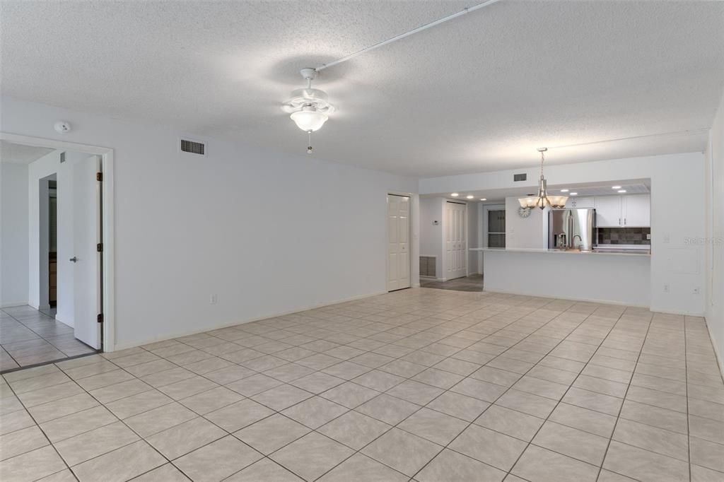 For Sale: $185,000 (2 beds, 2 baths, 1643 Square Feet)