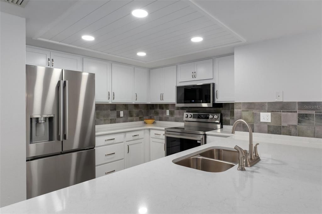 For Sale: $185,000 (2 beds, 2 baths, 1643 Square Feet)