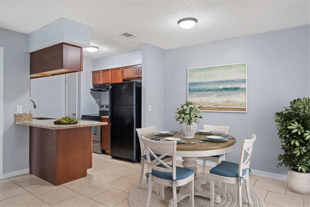 For Sale: $149,900 (2 beds, 2 baths, 918 Square Feet)