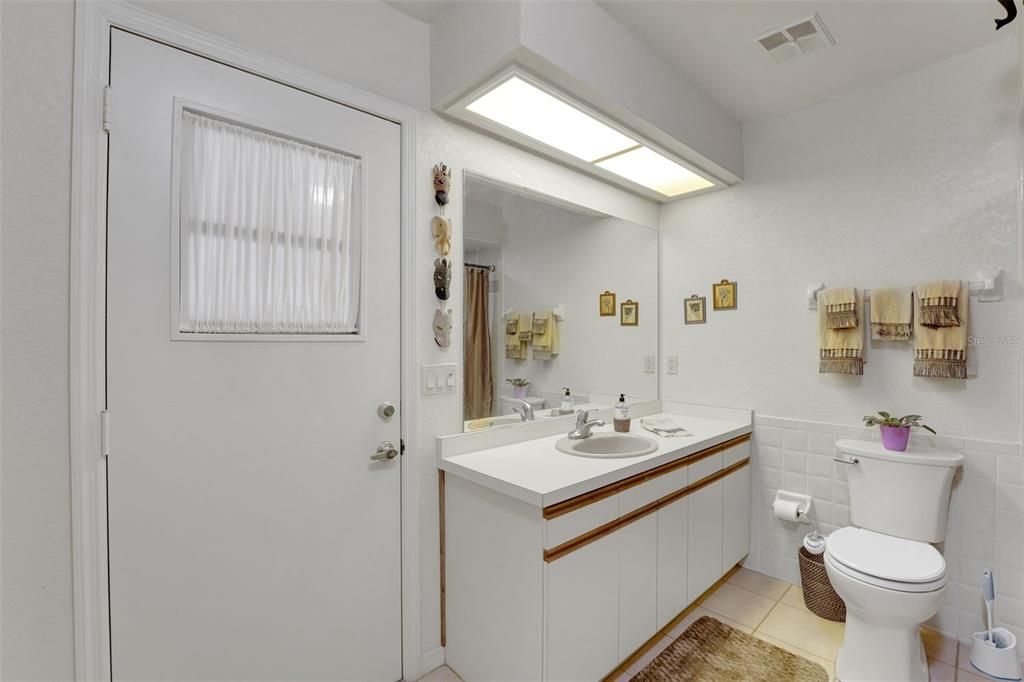 Active With Contract: $439,000 (3 beds, 2 baths, 2603 Square Feet)