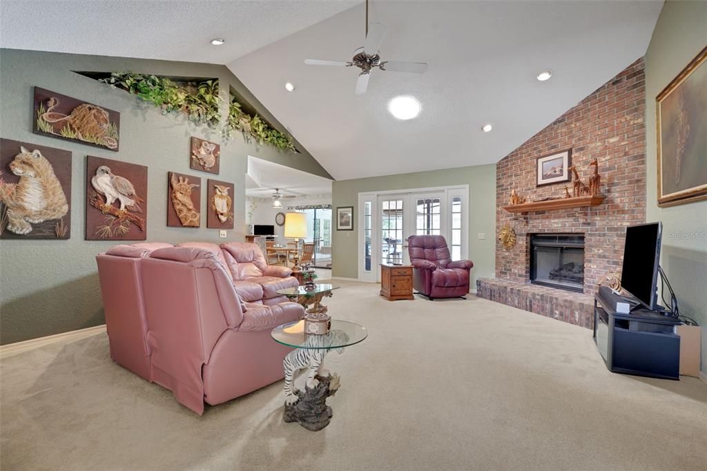 Active With Contract: $439,000 (3 beds, 2 baths, 2603 Square Feet)