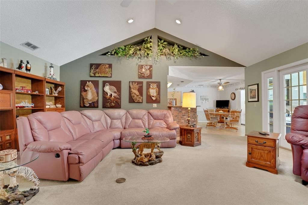 Active With Contract: $439,000 (3 beds, 2 baths, 2603 Square Feet)