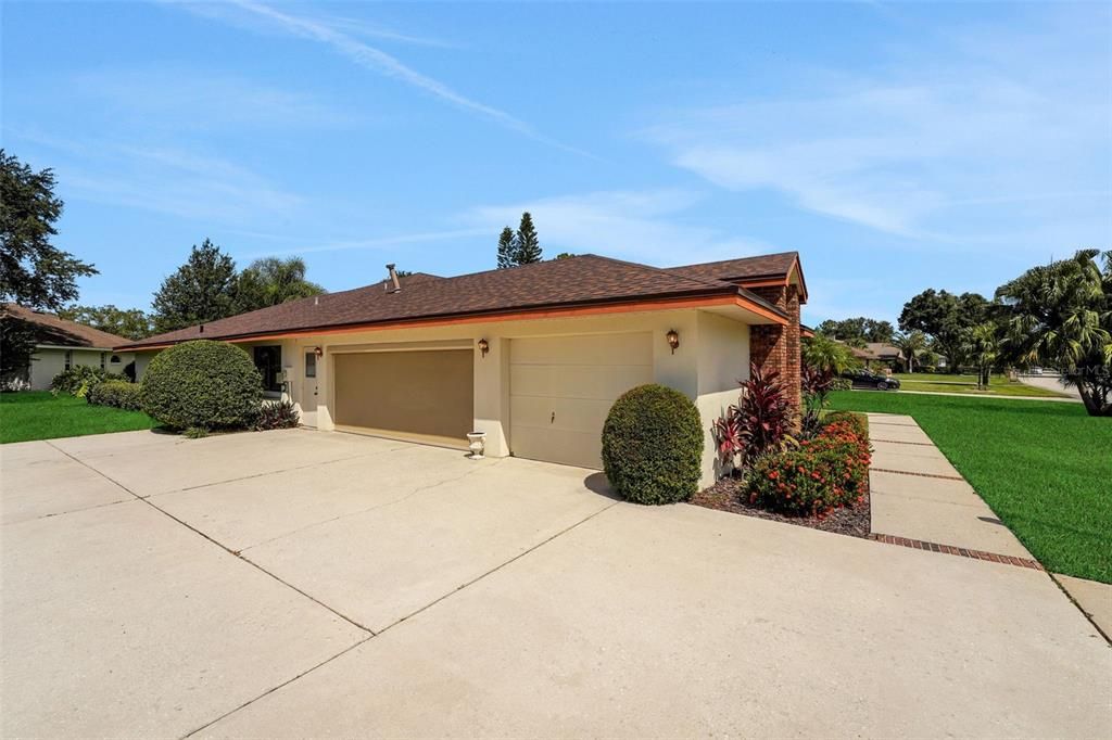 Active With Contract: $439,000 (3 beds, 2 baths, 2603 Square Feet)