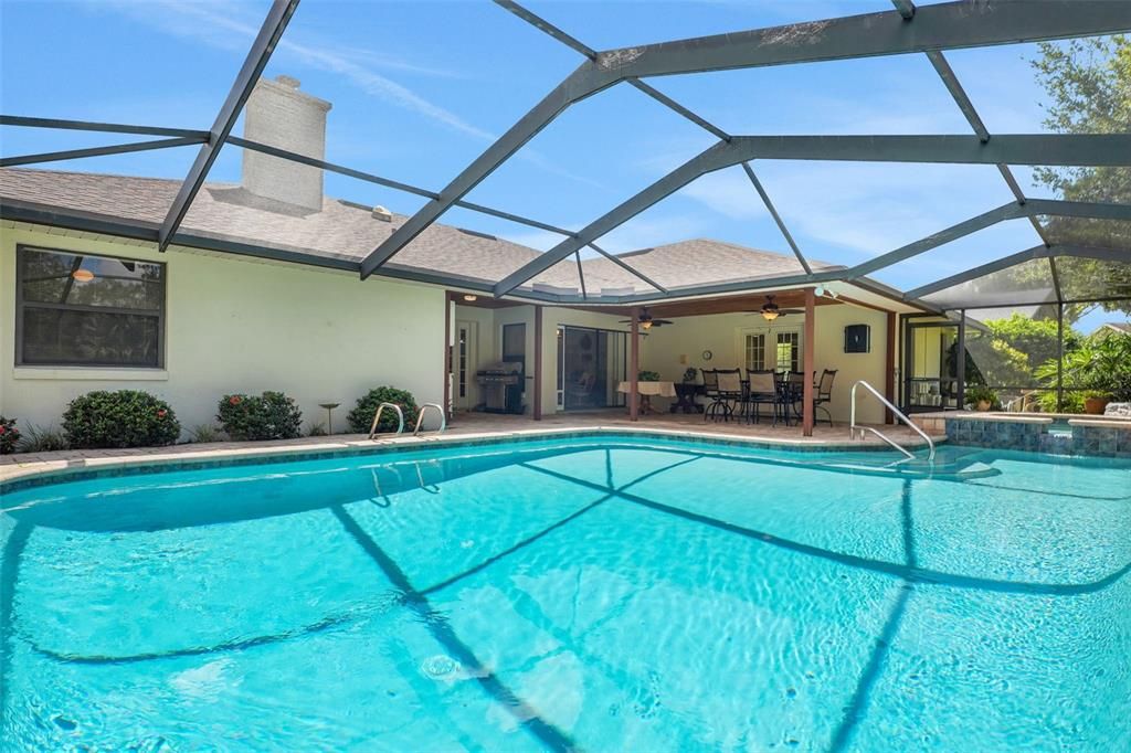 Active With Contract: $439,000 (3 beds, 2 baths, 2603 Square Feet)