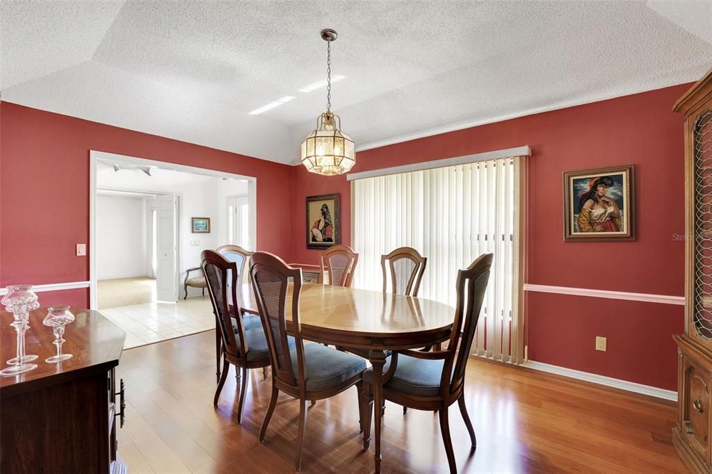 Active With Contract: $439,000 (3 beds, 2 baths, 2603 Square Feet)