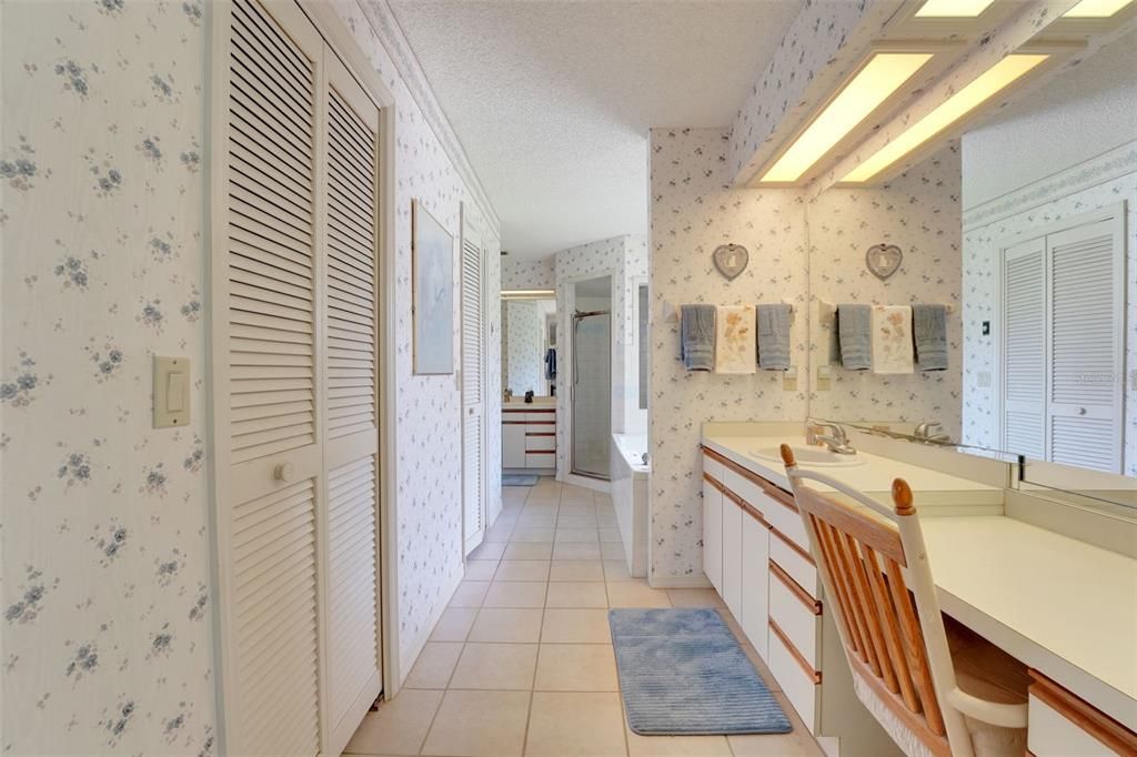 Active With Contract: $439,000 (3 beds, 2 baths, 2603 Square Feet)