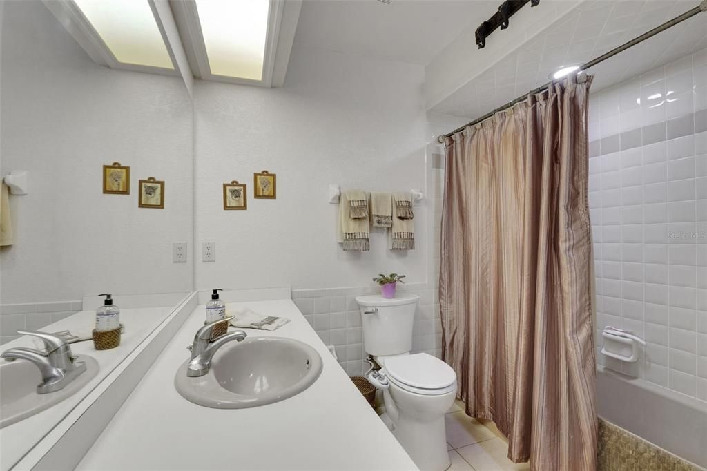 Active With Contract: $439,000 (3 beds, 2 baths, 2603 Square Feet)