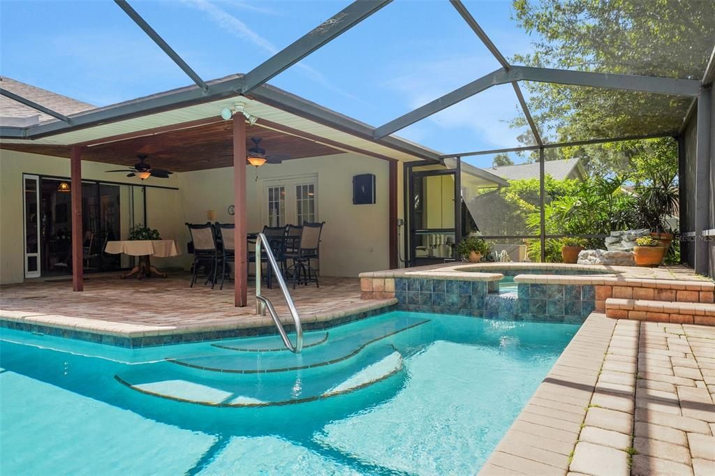 Active With Contract: $439,000 (3 beds, 2 baths, 2603 Square Feet)