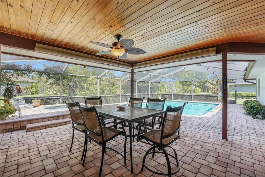 Active With Contract: $439,000 (3 beds, 2 baths, 2603 Square Feet)