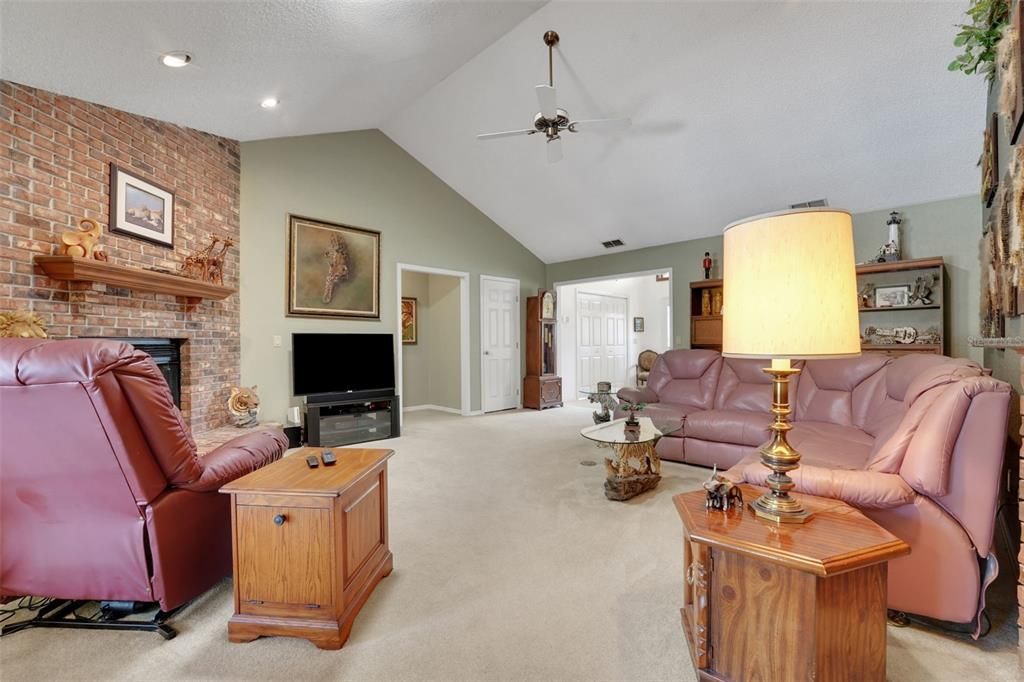 Active With Contract: $439,000 (3 beds, 2 baths, 2603 Square Feet)