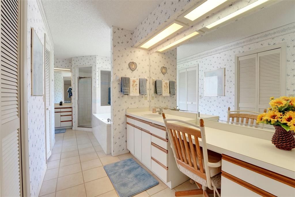 Active With Contract: $439,000 (3 beds, 2 baths, 2603 Square Feet)