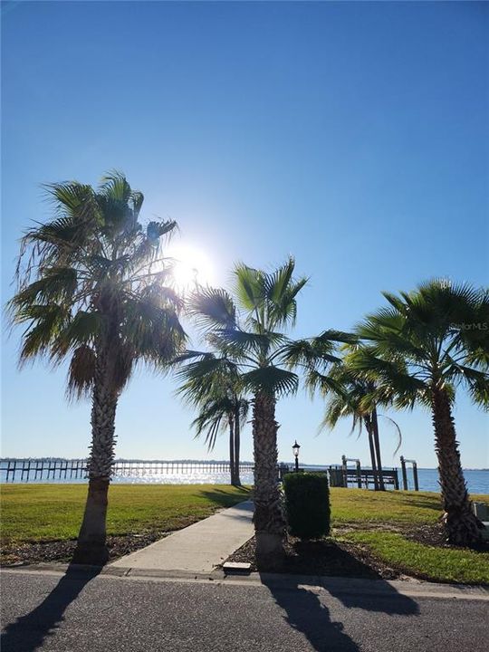 Active With Contract: $174,900 (2 beds, 2 baths, 1008 Square Feet)