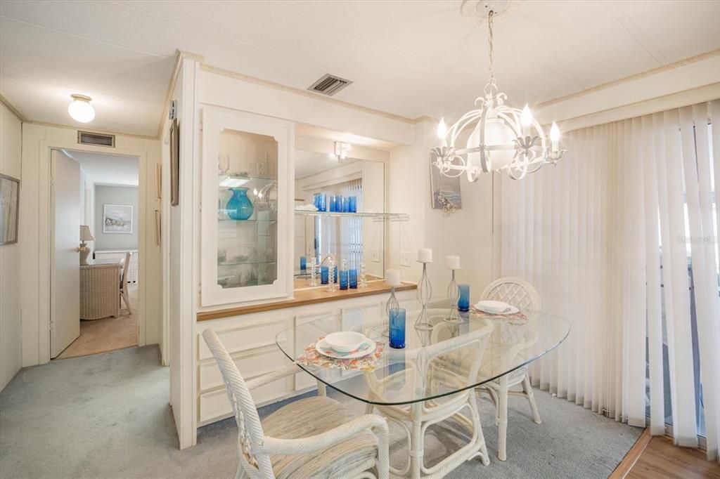 Active With Contract: $174,900 (2 beds, 2 baths, 1008 Square Feet)