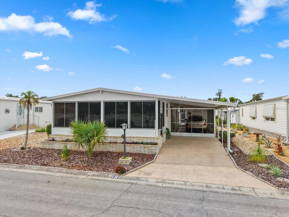 Active With Contract: $174,900 (2 beds, 2 baths, 1008 Square Feet)