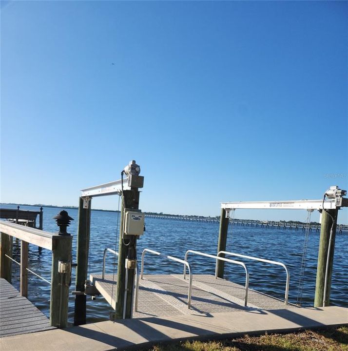 Active With Contract: $174,900 (2 beds, 2 baths, 1008 Square Feet)