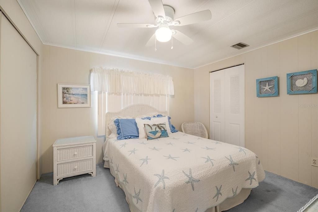 Active With Contract: $174,900 (2 beds, 2 baths, 1008 Square Feet)