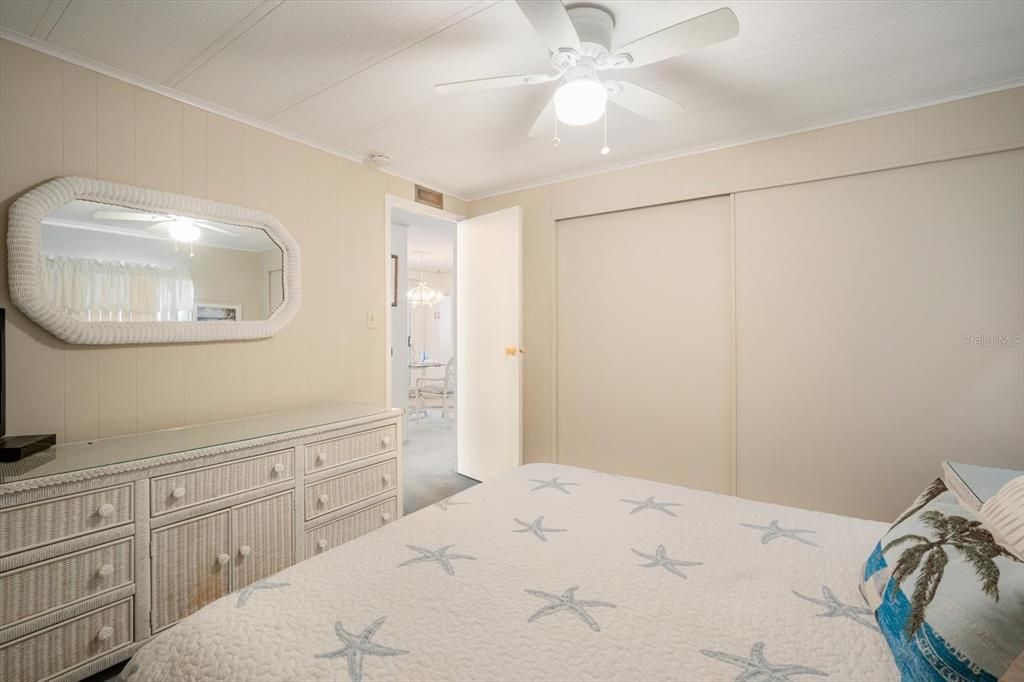 Active With Contract: $174,900 (2 beds, 2 baths, 1008 Square Feet)