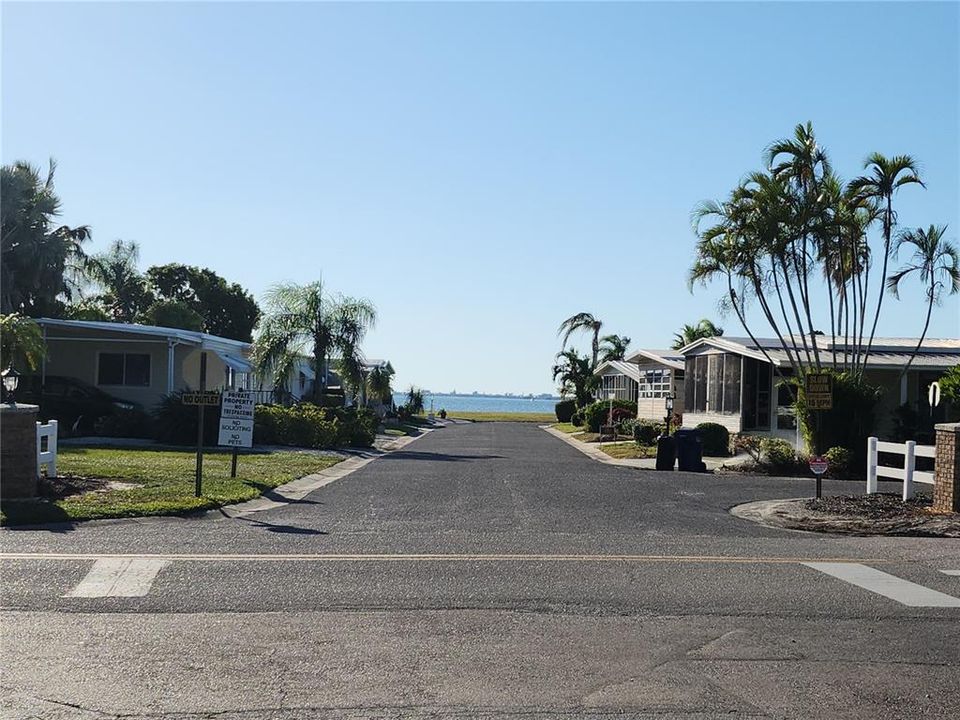 Active With Contract: $174,900 (2 beds, 2 baths, 1008 Square Feet)