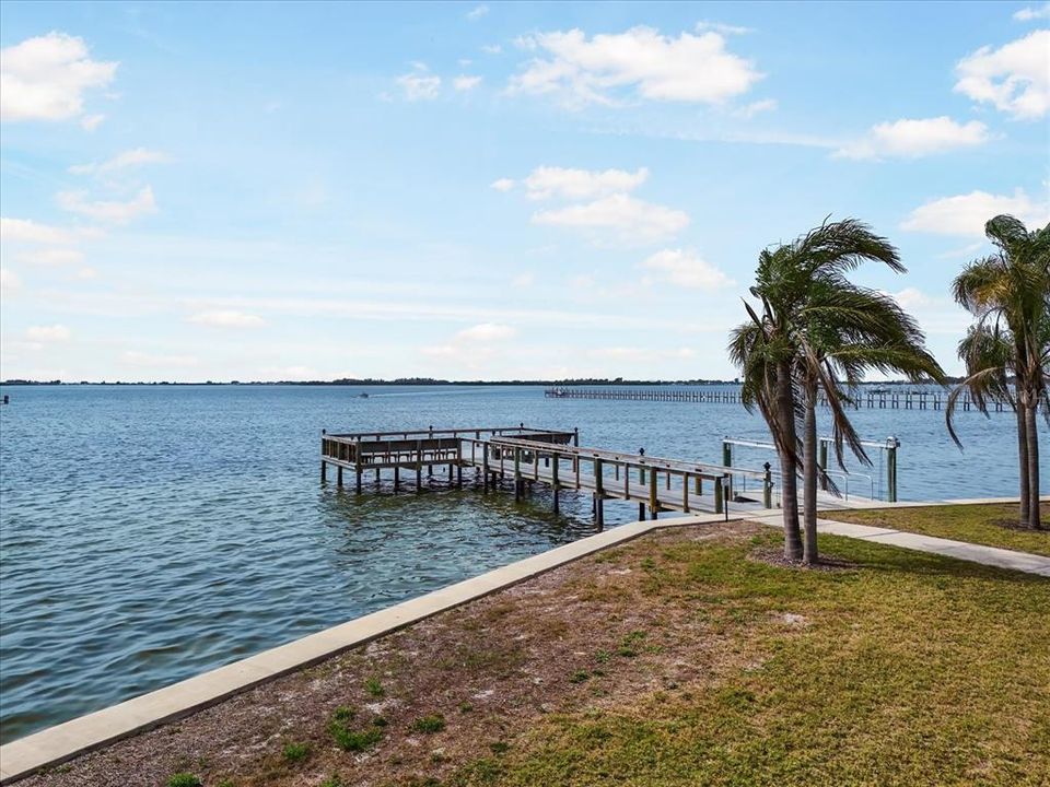 Active With Contract: $174,900 (2 beds, 2 baths, 1008 Square Feet)