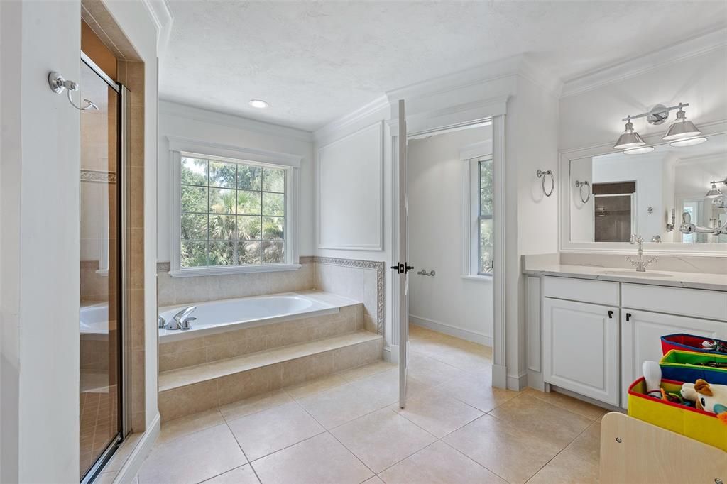 待售: $973,900 (3 贝兹, 3 浴室, 3245 平方英尺)