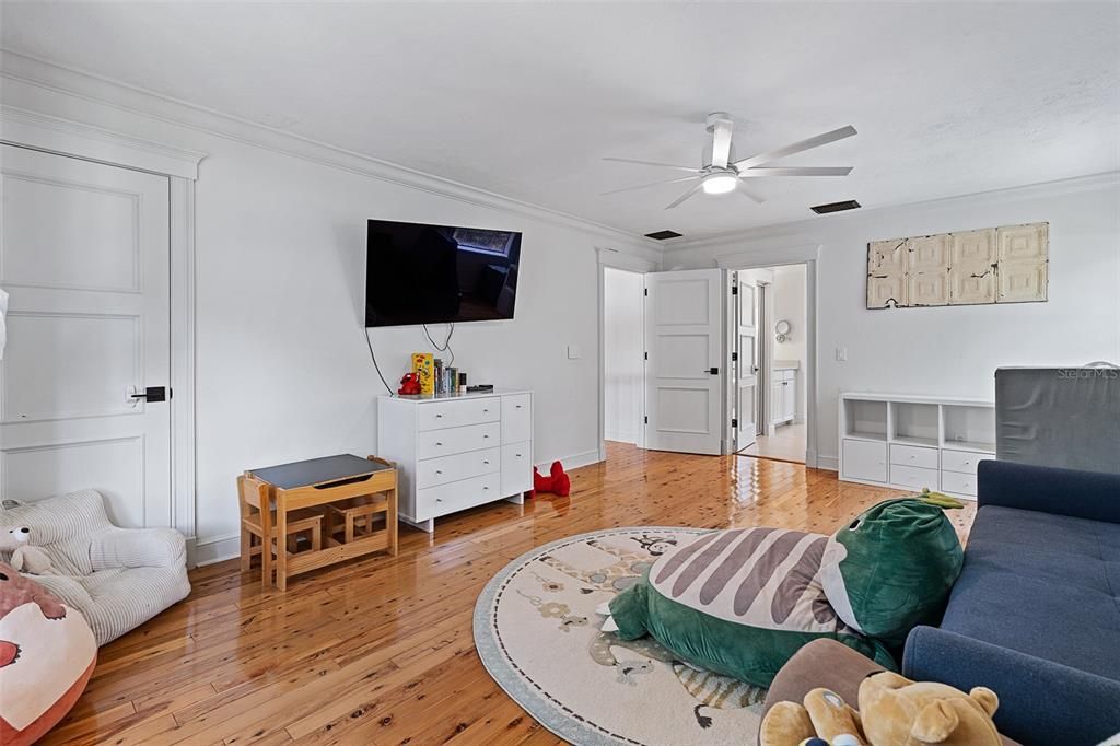 待售: $973,900 (3 贝兹, 3 浴室, 3245 平方英尺)