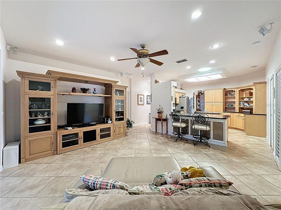 На продажу: $440,000 (3 спален, 2 ванн, 2148 Квадратных фут)