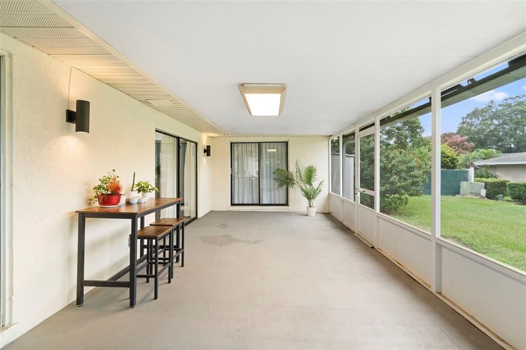 待售: $570,000 (4 贝兹, 2 浴室, 1948 平方英尺)