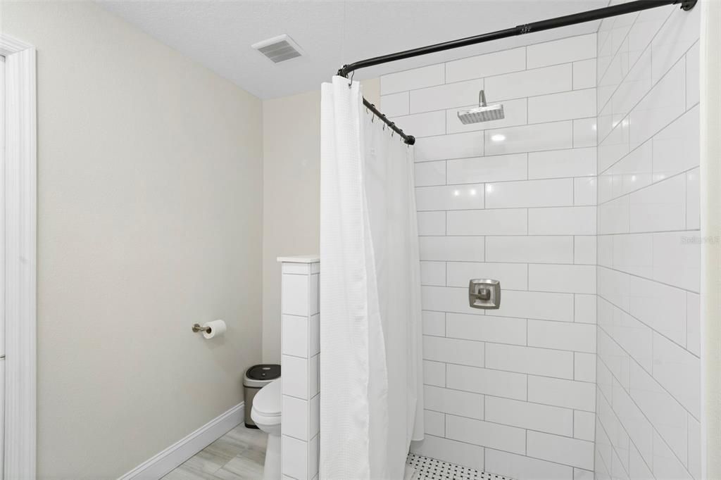 待售: $570,000 (4 贝兹, 2 浴室, 1948 平方英尺)