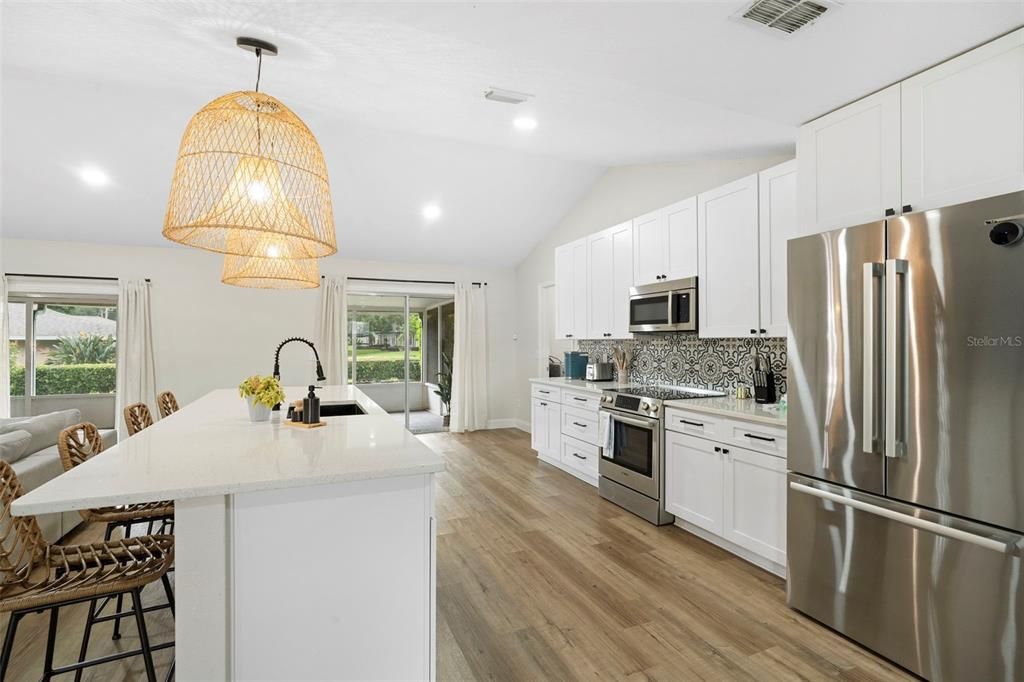 待售: $570,000 (4 贝兹, 2 浴室, 1948 平方英尺)