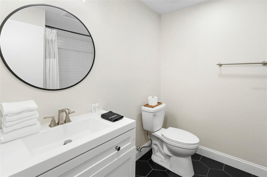 待售: $570,000 (4 贝兹, 2 浴室, 1948 平方英尺)