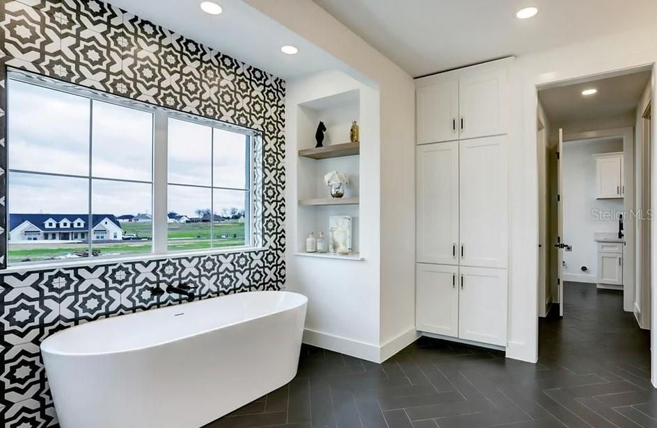 For Sale: $1,150,000 (4 beds, 3 baths, 2887 Square Feet)